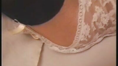 Vruća igra u kadi s mužem koji siše penis